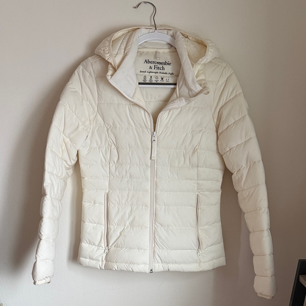 Abercrombie & Fitch Women's Off-White Puffer Jacket